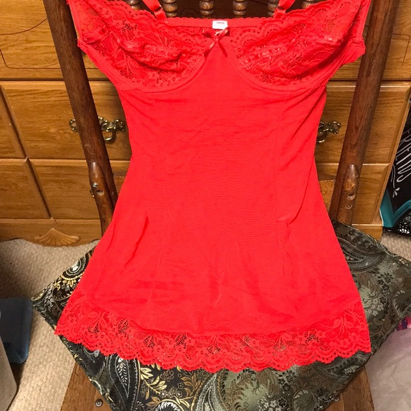 Red slip - Picture 2 of 2